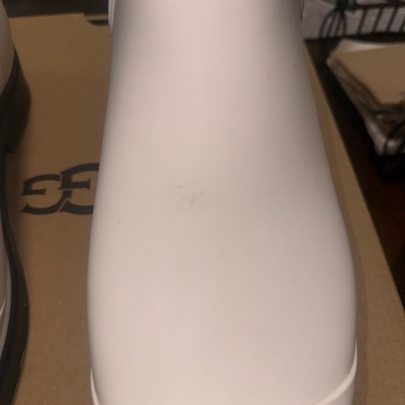 UGG women Droplet boots size 9 new box damage and light spots at the boots.. - Picture 6 of 15